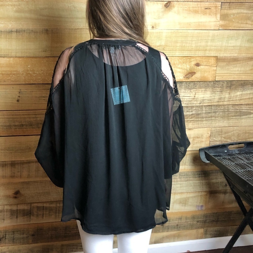 Hayden, Lace accented top,NWT - Picture 5 of 11